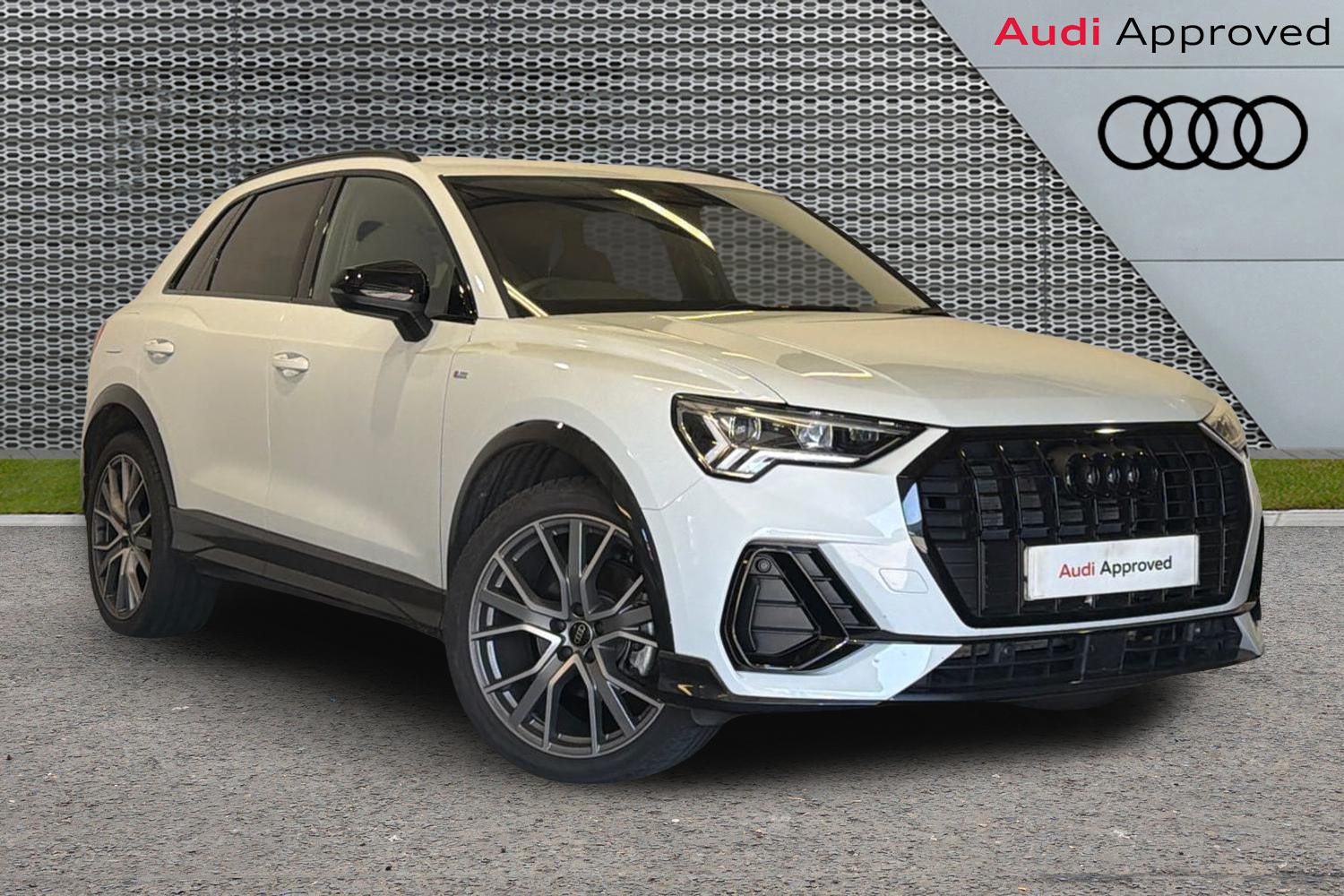 Audi Q3 listing photo