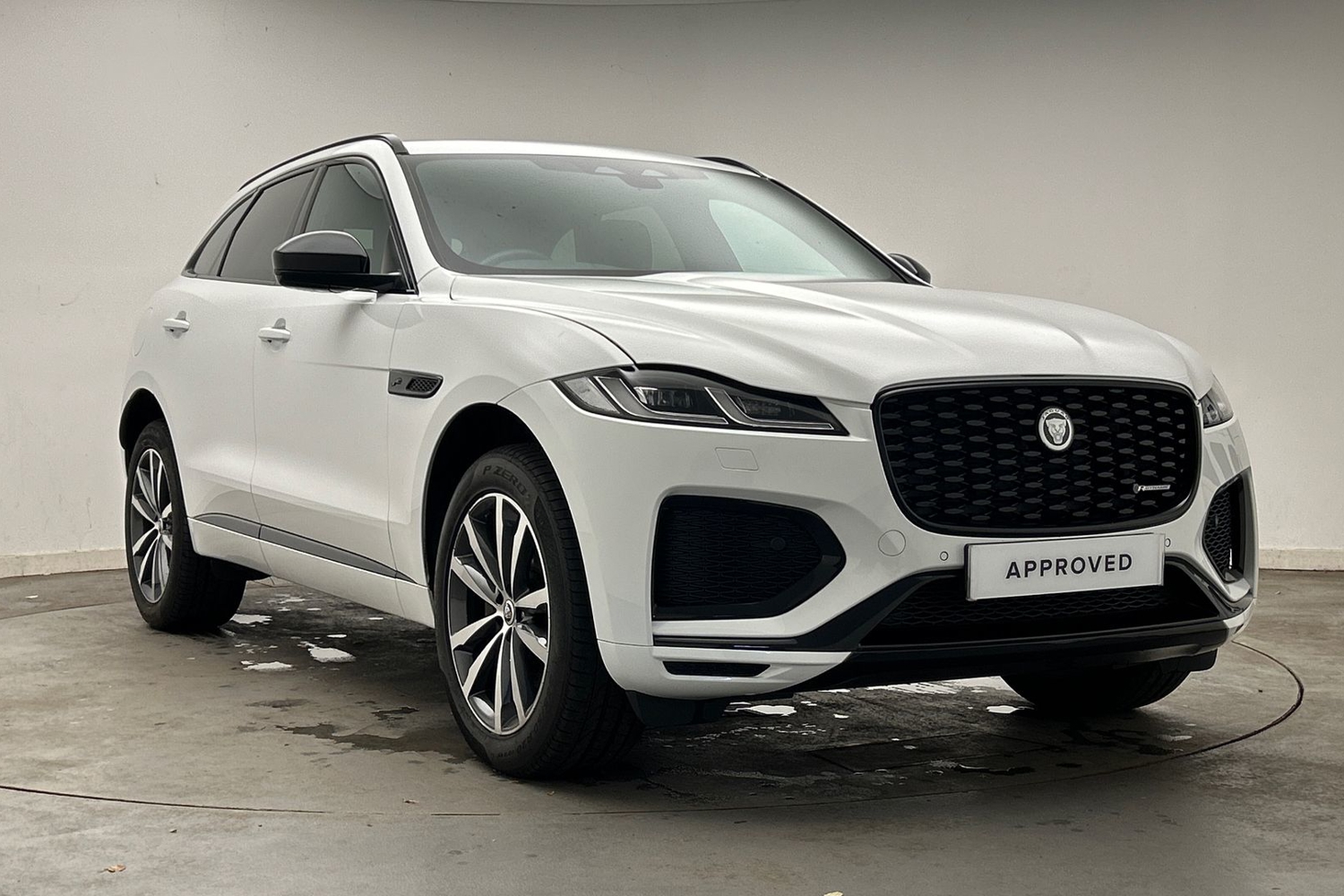 Jaguar F-PACE listing photo