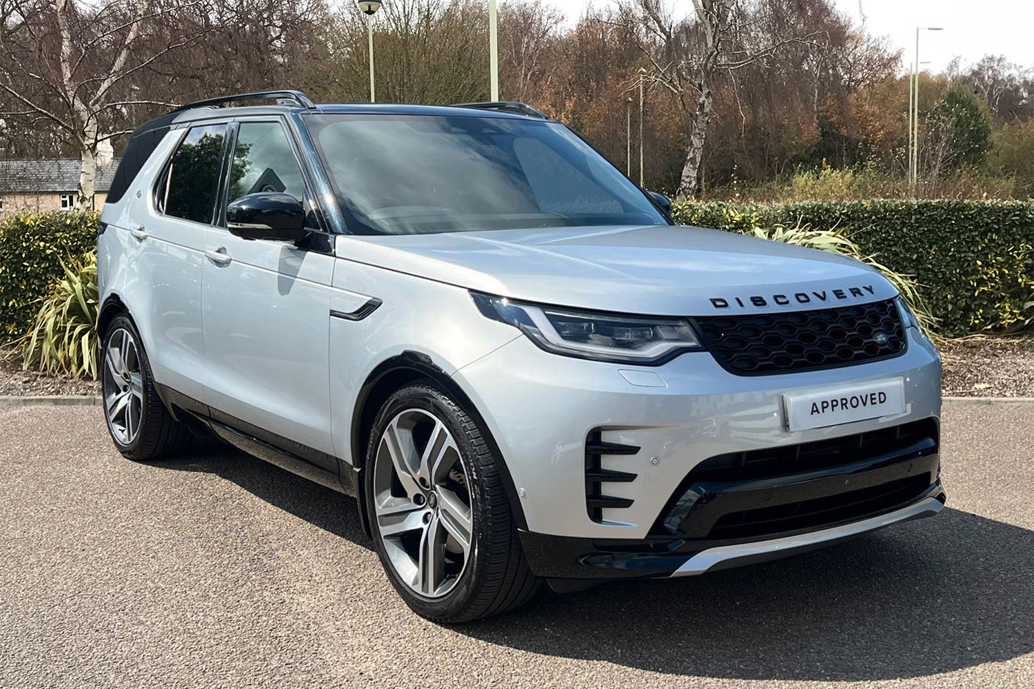 Land Rover Discovery listing photo