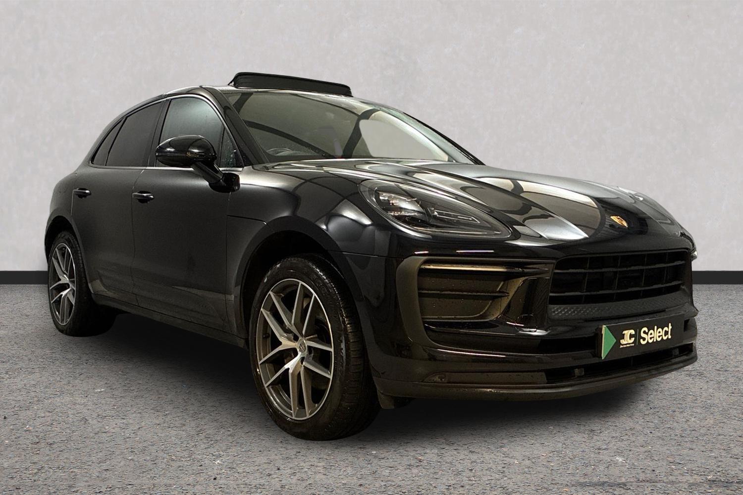 Porsche Macan listing photo