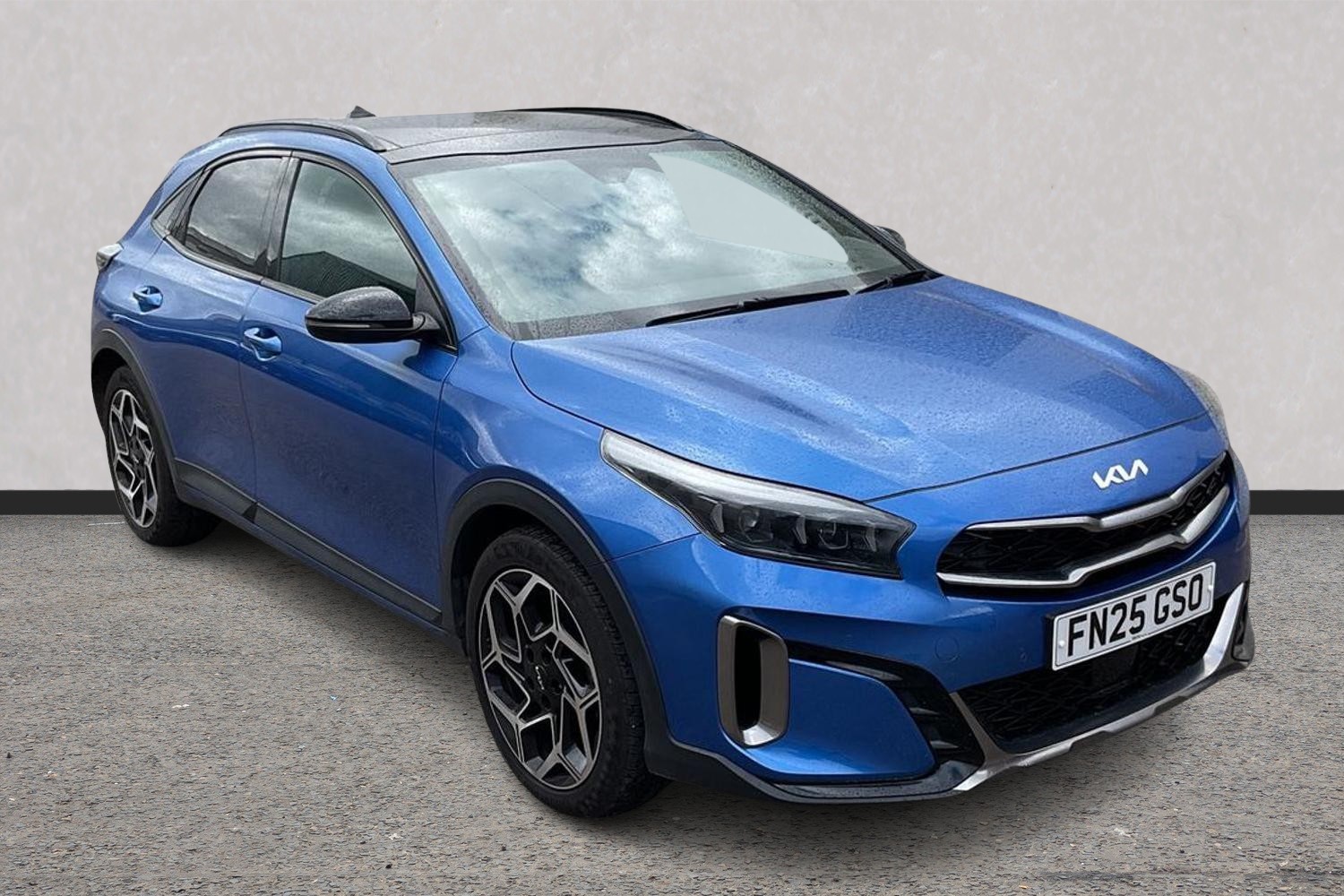 Kia Xceed listing photo