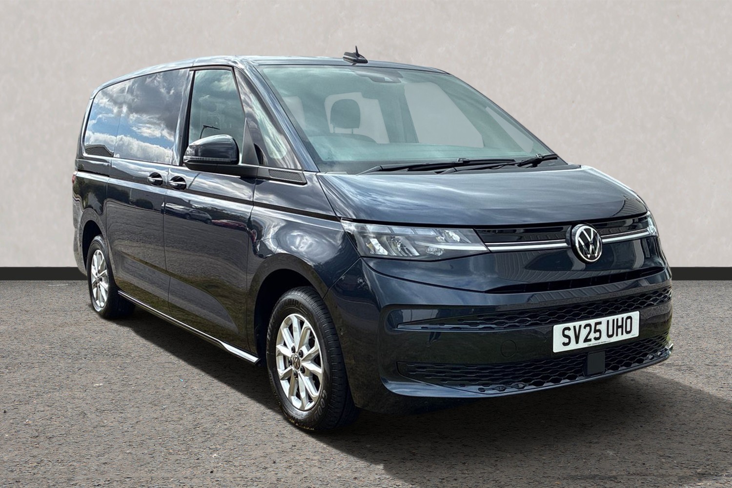 Volkswagen Multivan listing photo