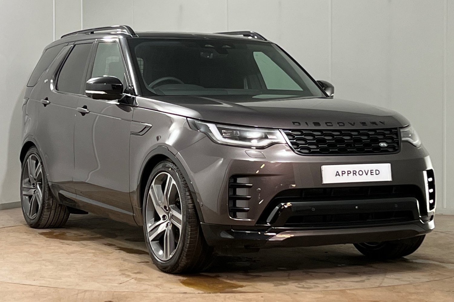 Land Rover Discovery listing photo