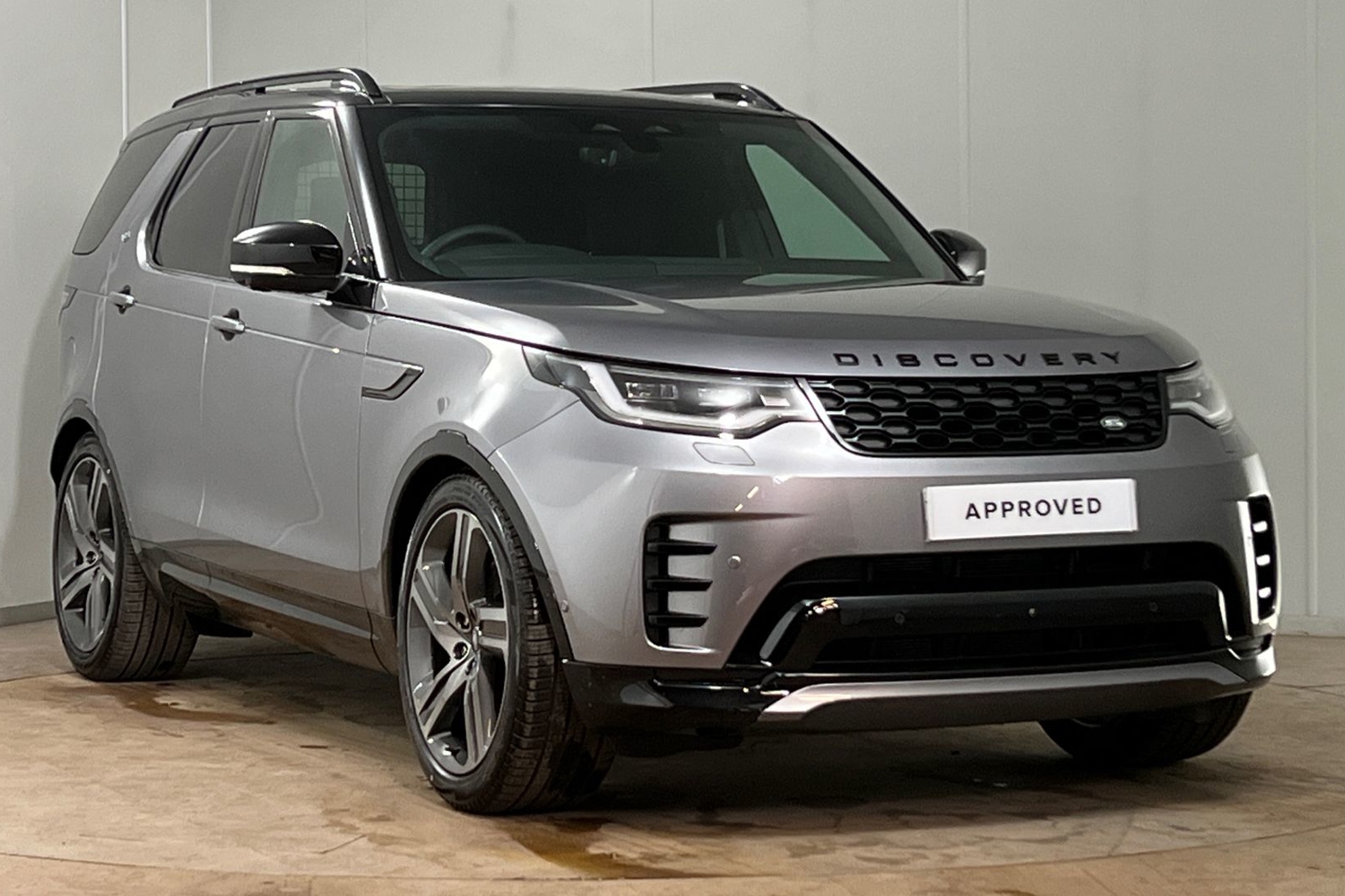 Land Rover Discovery listing photo