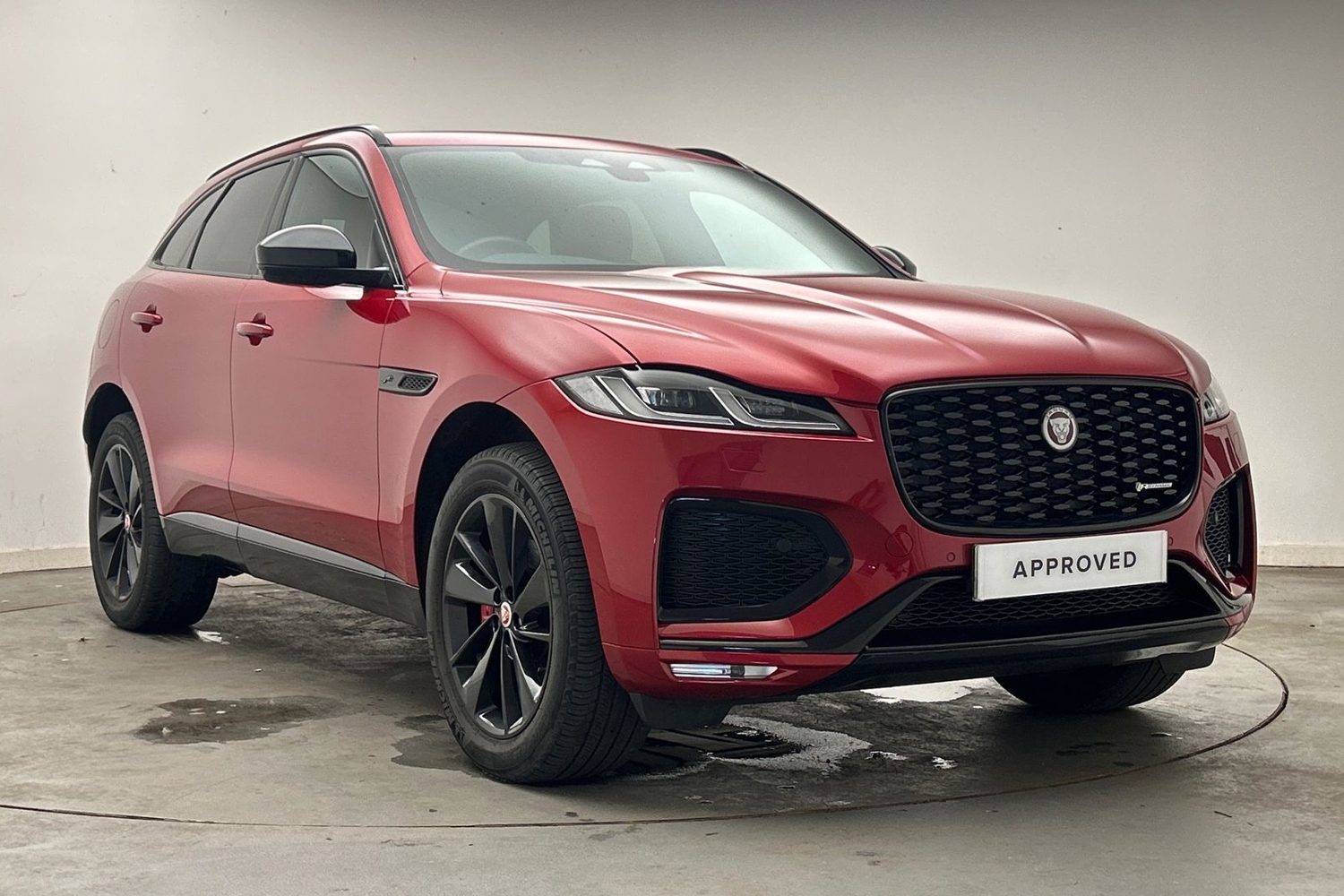 Jaguar F-PACE listing photo