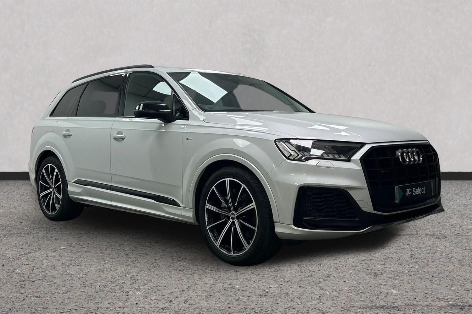 Audi Q7 listing photo