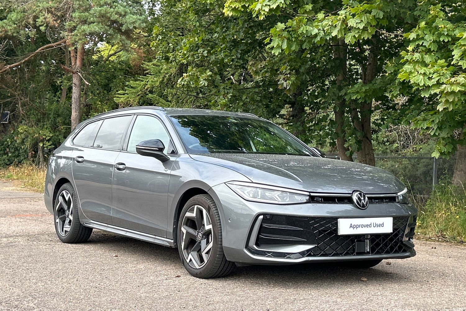 Volkswagen Passat listing photo