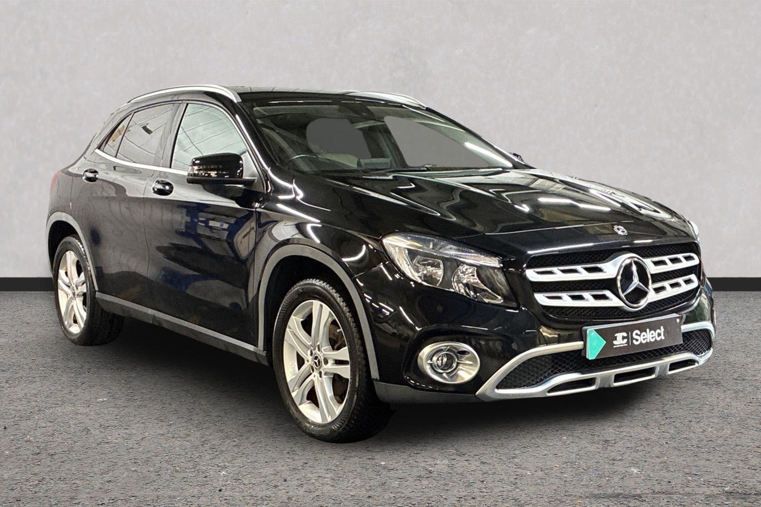 Mercedes-Benz GLA Class listing photo