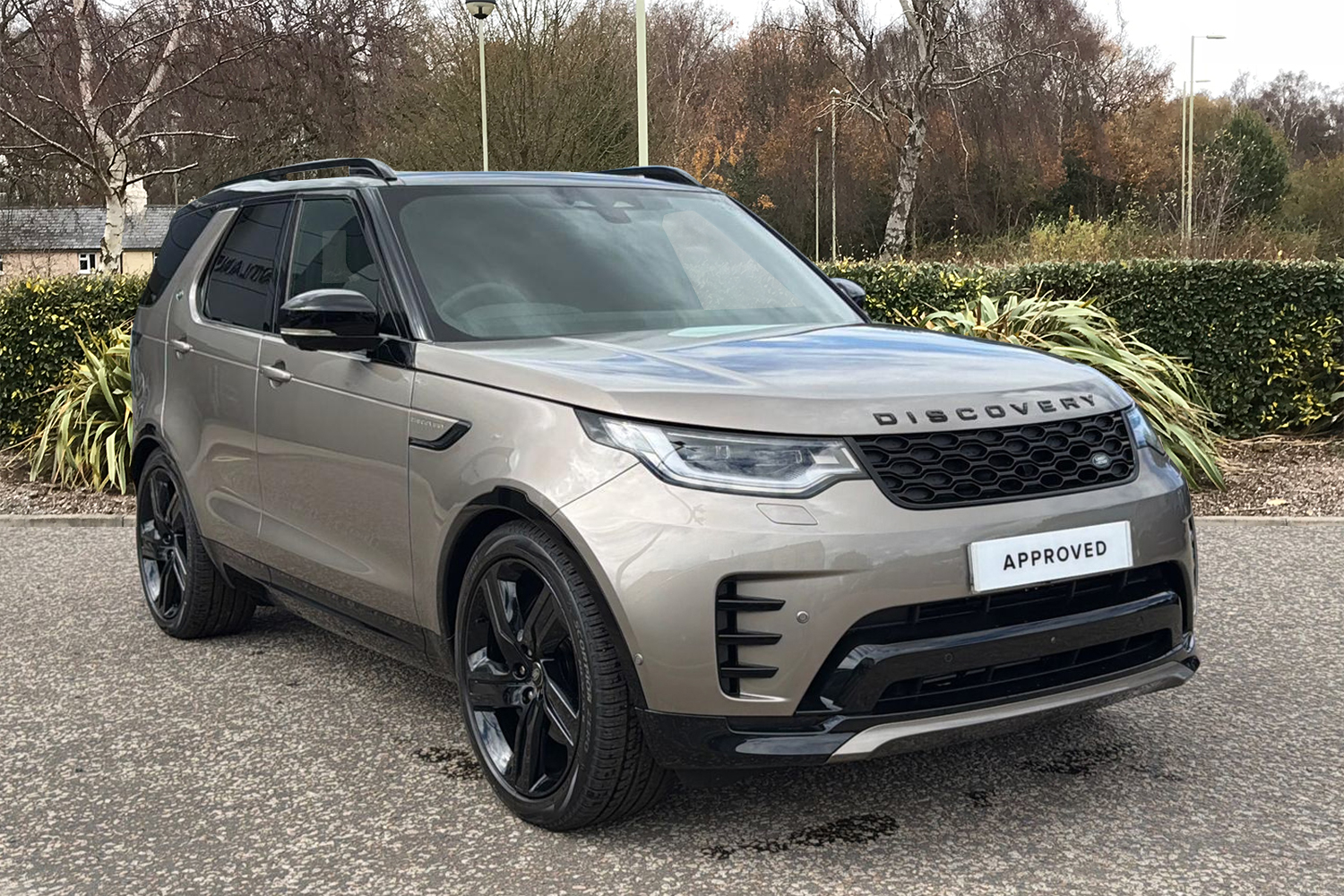 Land Rover Discovery listing photo