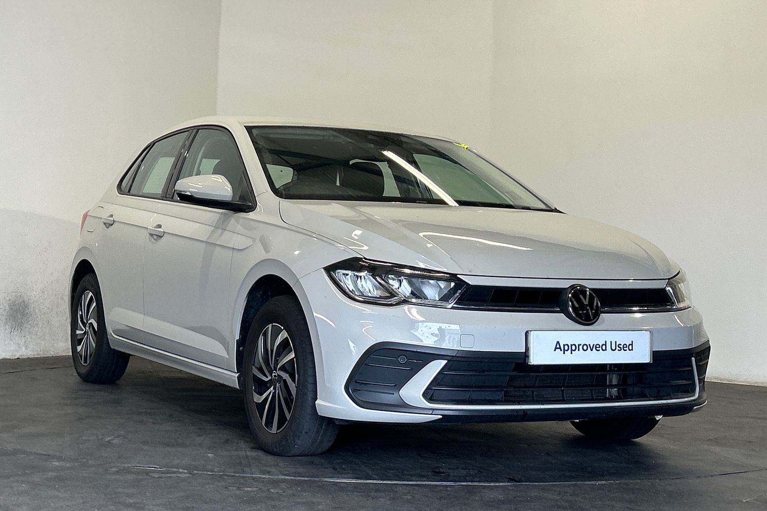 Volkswagen Polo listing photo