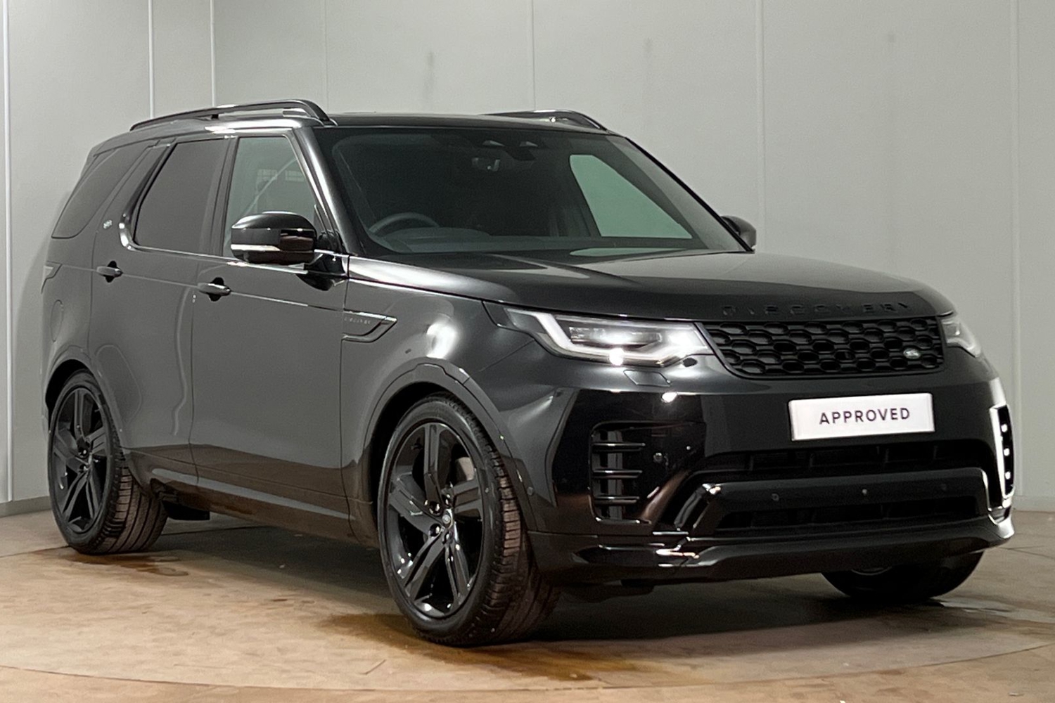 Land Rover Discovery listing photo