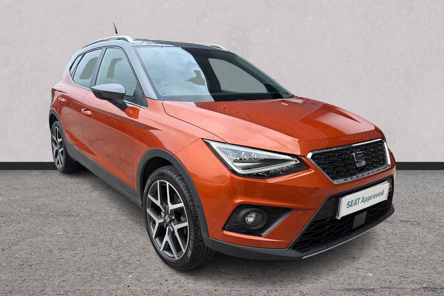 SEAT Arona listing photo