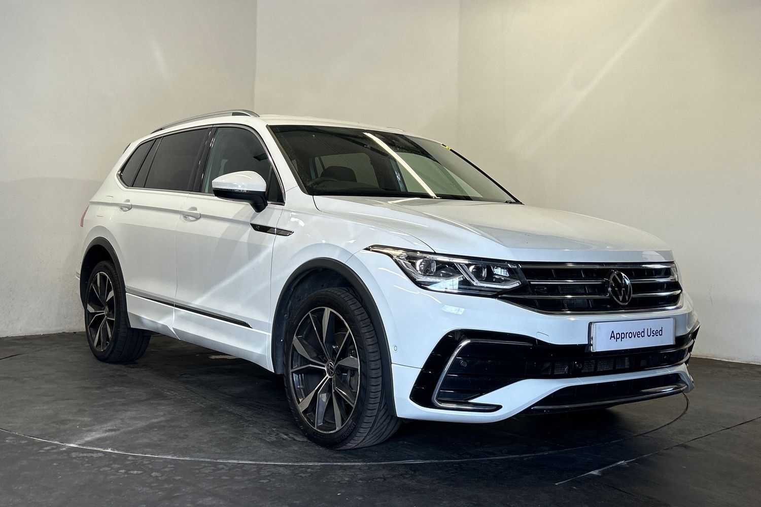 Volkswagen Tiguan Allspace listing photo