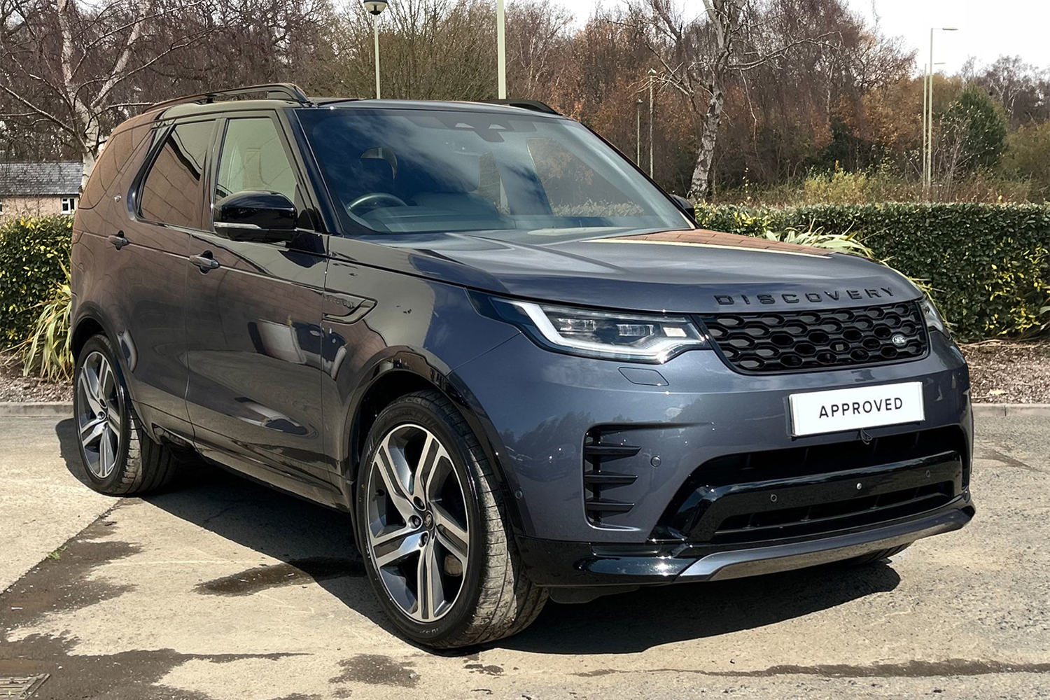 Land Rover Discovery listing photo