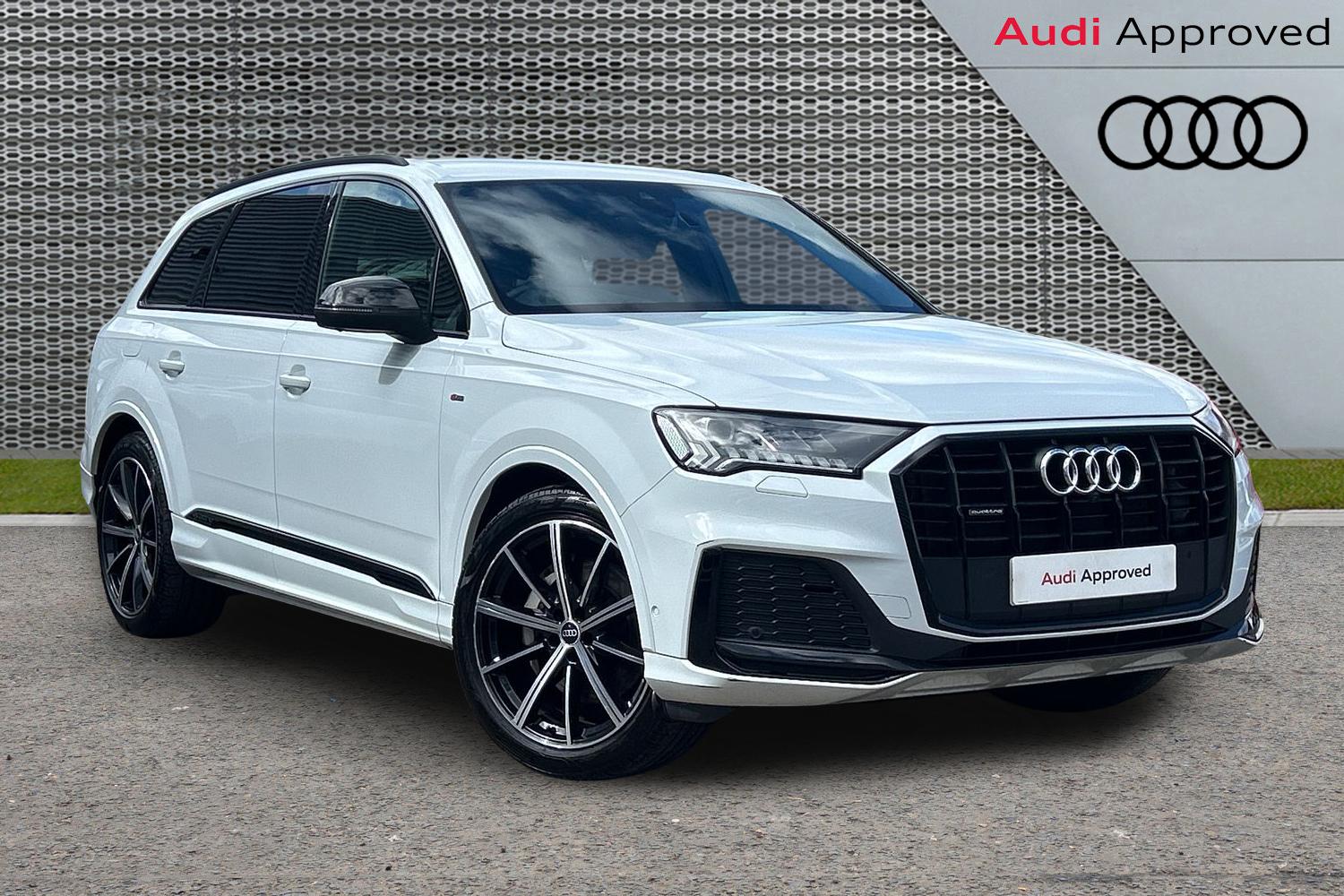 Audi Q7 listing photo