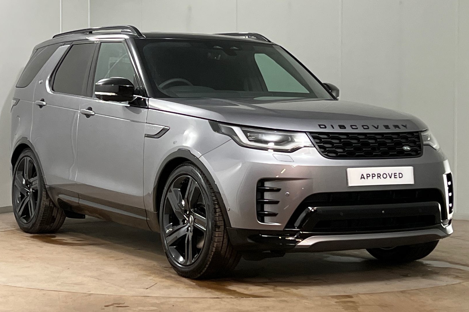Land Rover Discovery listing photo