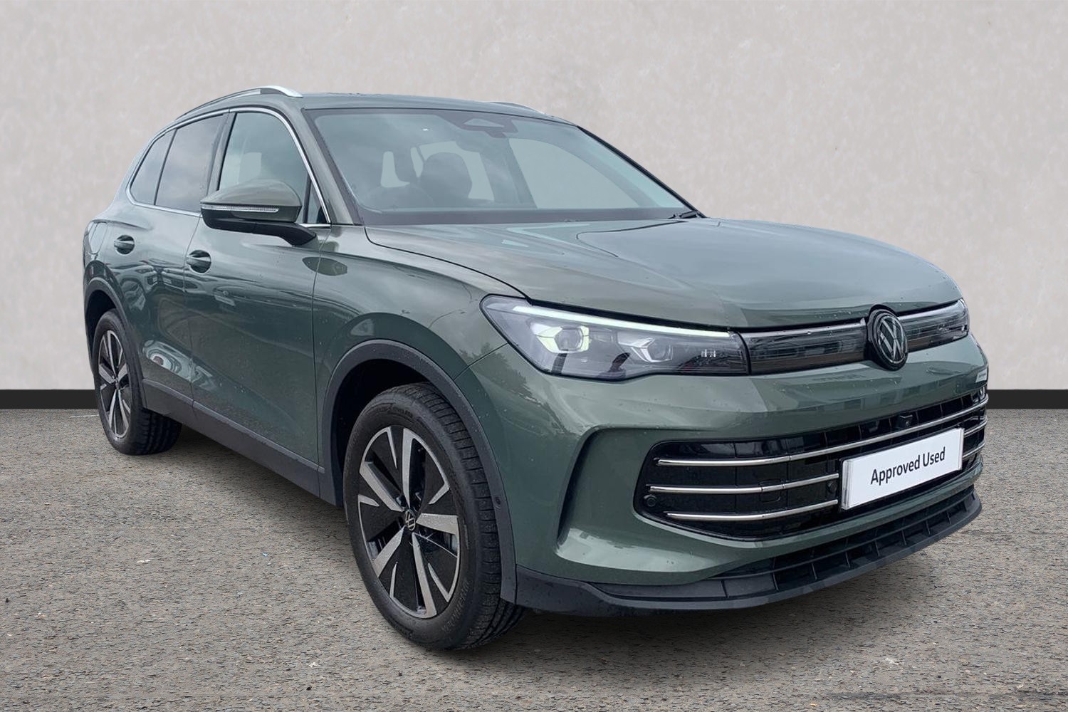 Volkswagen Tiguan listing photo