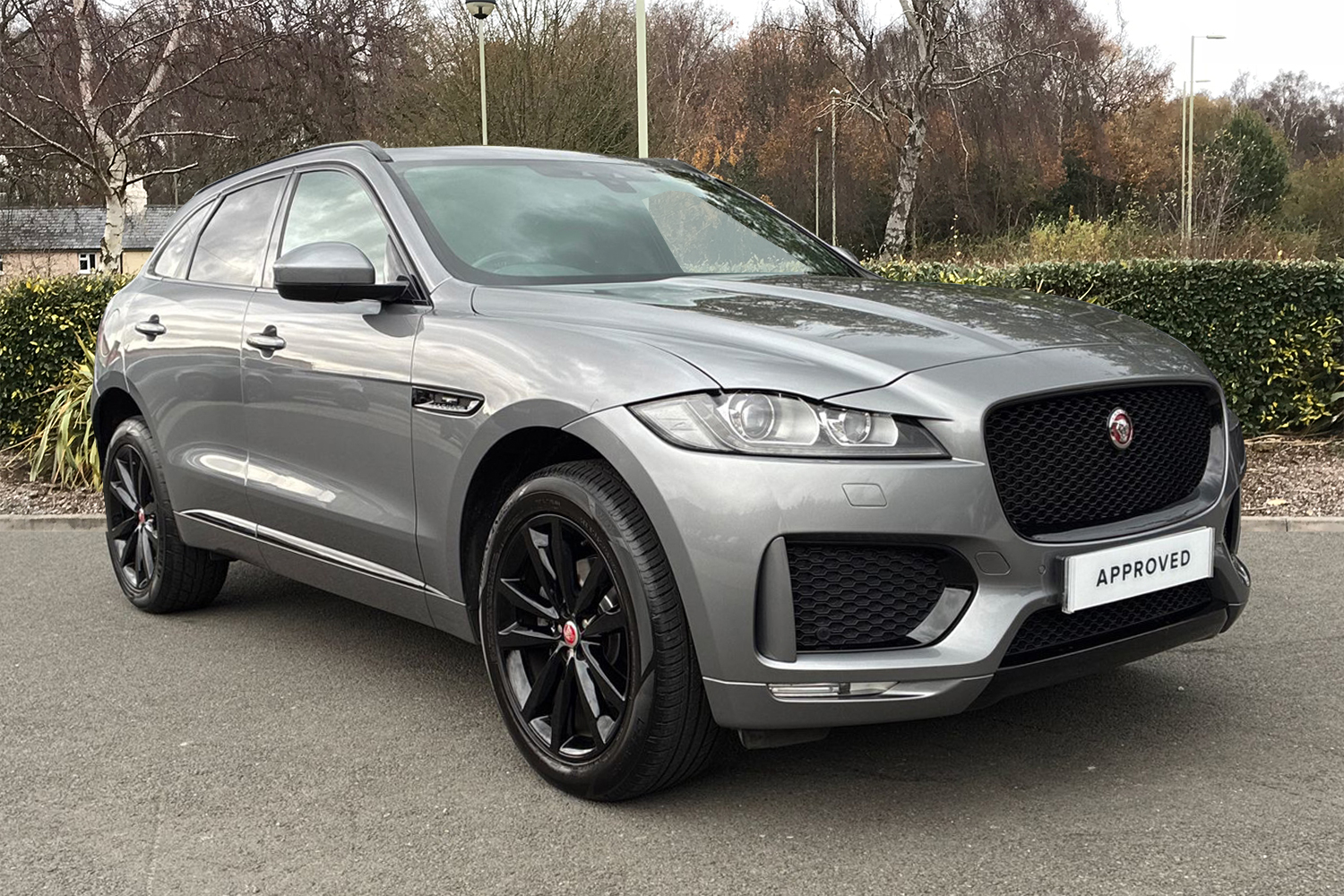 Jaguar F-PACE listing photo