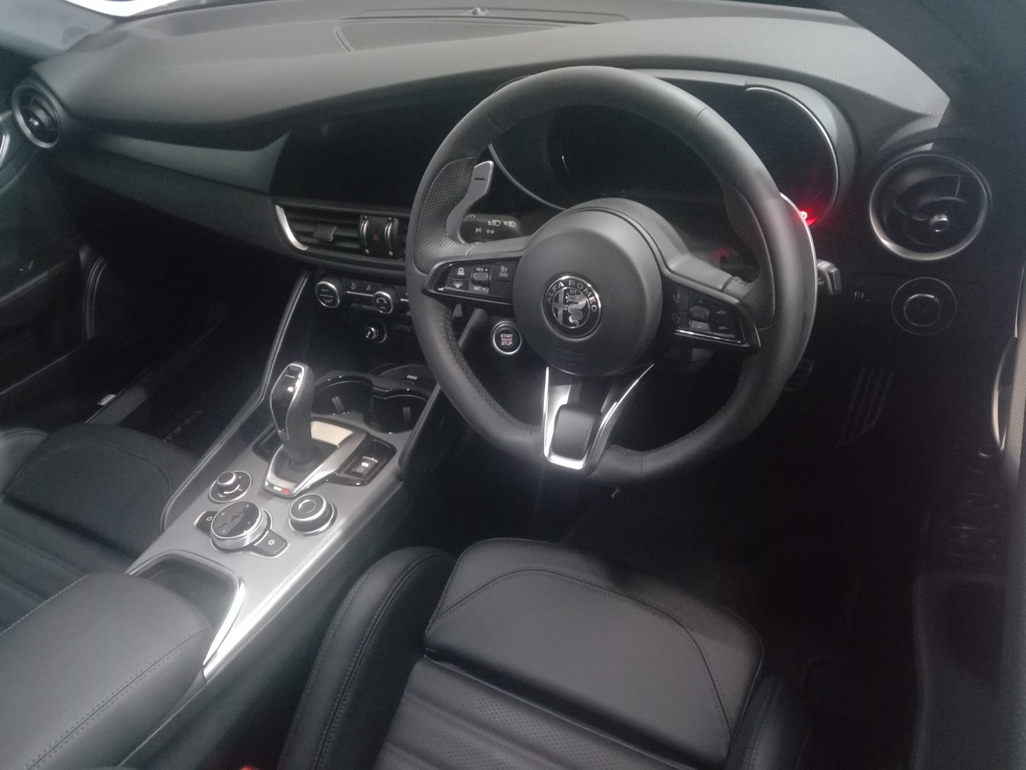 2025 Alfa Romeo Giulia GIULIA 2.0T VELOCE image 9