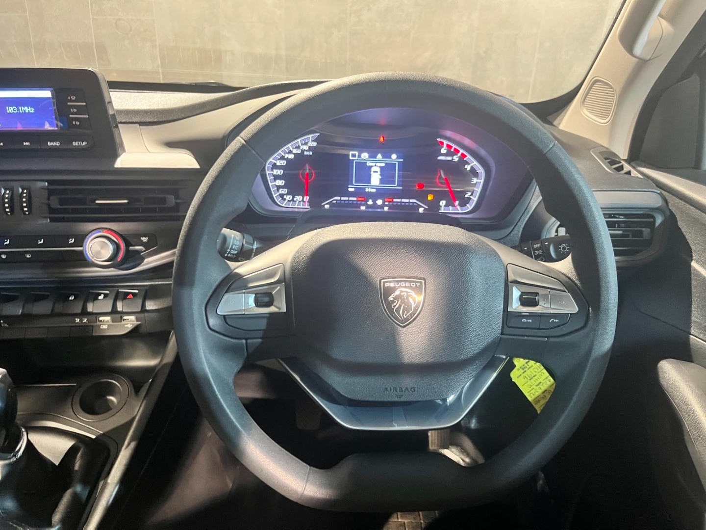 2026 Peugeot LANDTREK LANDTREK D-CAB 1.9D PROFESSIONAL 4X2 MT image 16