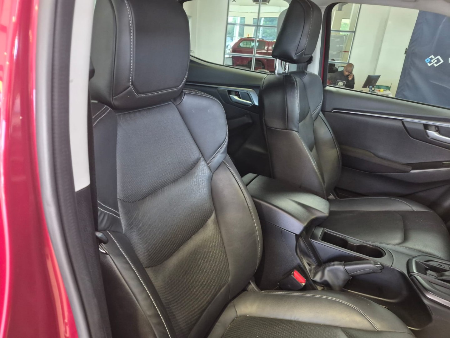 2024 Isuzu D-Max D-MAX 1.9 Ddi HR LS A/T D/C P/U image 10