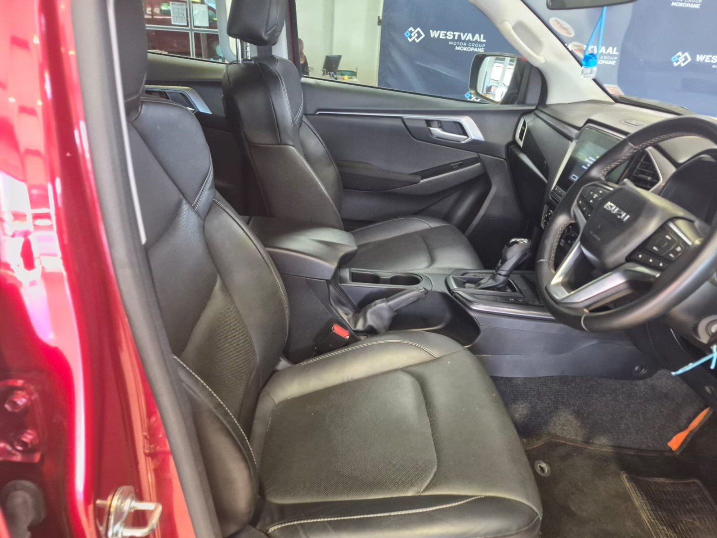 2024 Isuzu D-Max D-MAX 1.9 Ddi HR LS A/T D/C P/U image 11