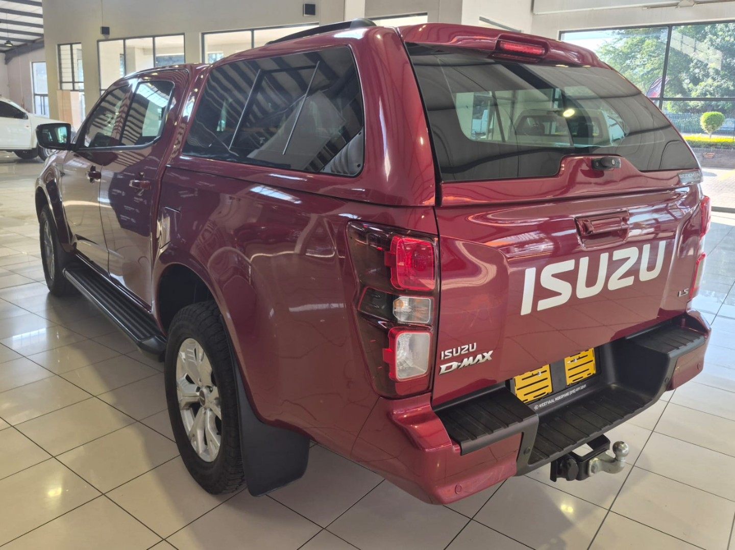 2024 Isuzu D-Max D-MAX 1.9 Ddi HR LS A/T D/C P/U image 3