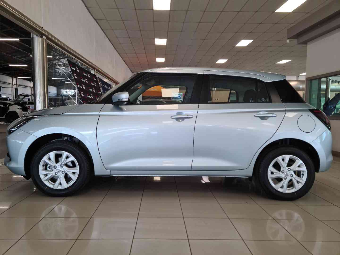2026 Suzuki Swift SWIFT 1.2i GL+ MT image 3