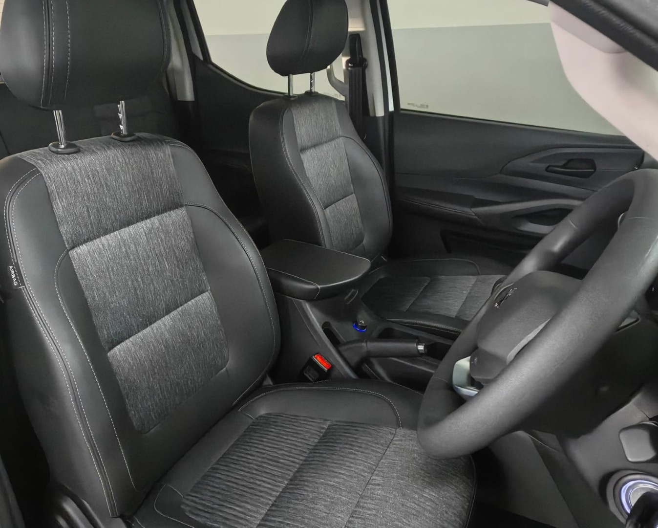 2026 Peugeot LANDTREK LANDTREK D-CAB 1.9D ACTIVE 4X4 MT image 11