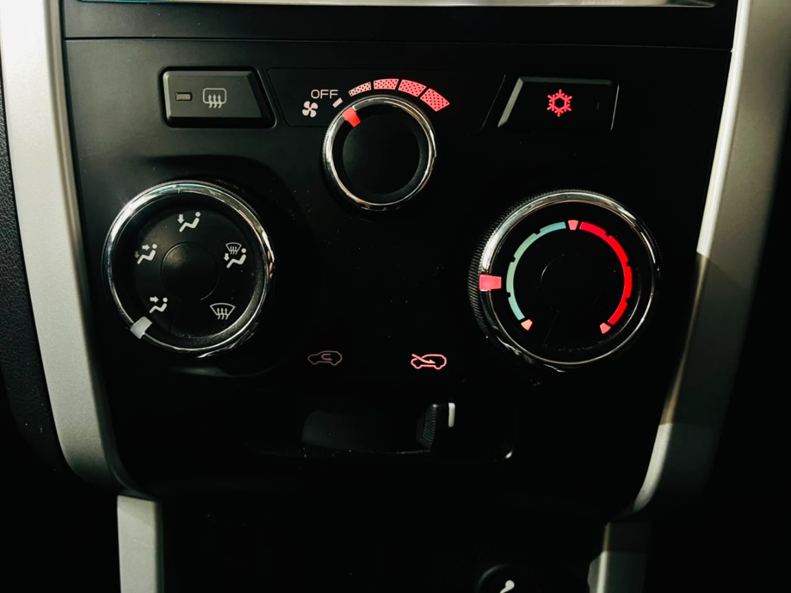 2021 Isuzu D-Max D-MAX 300 LX E/CAB P/U image 15