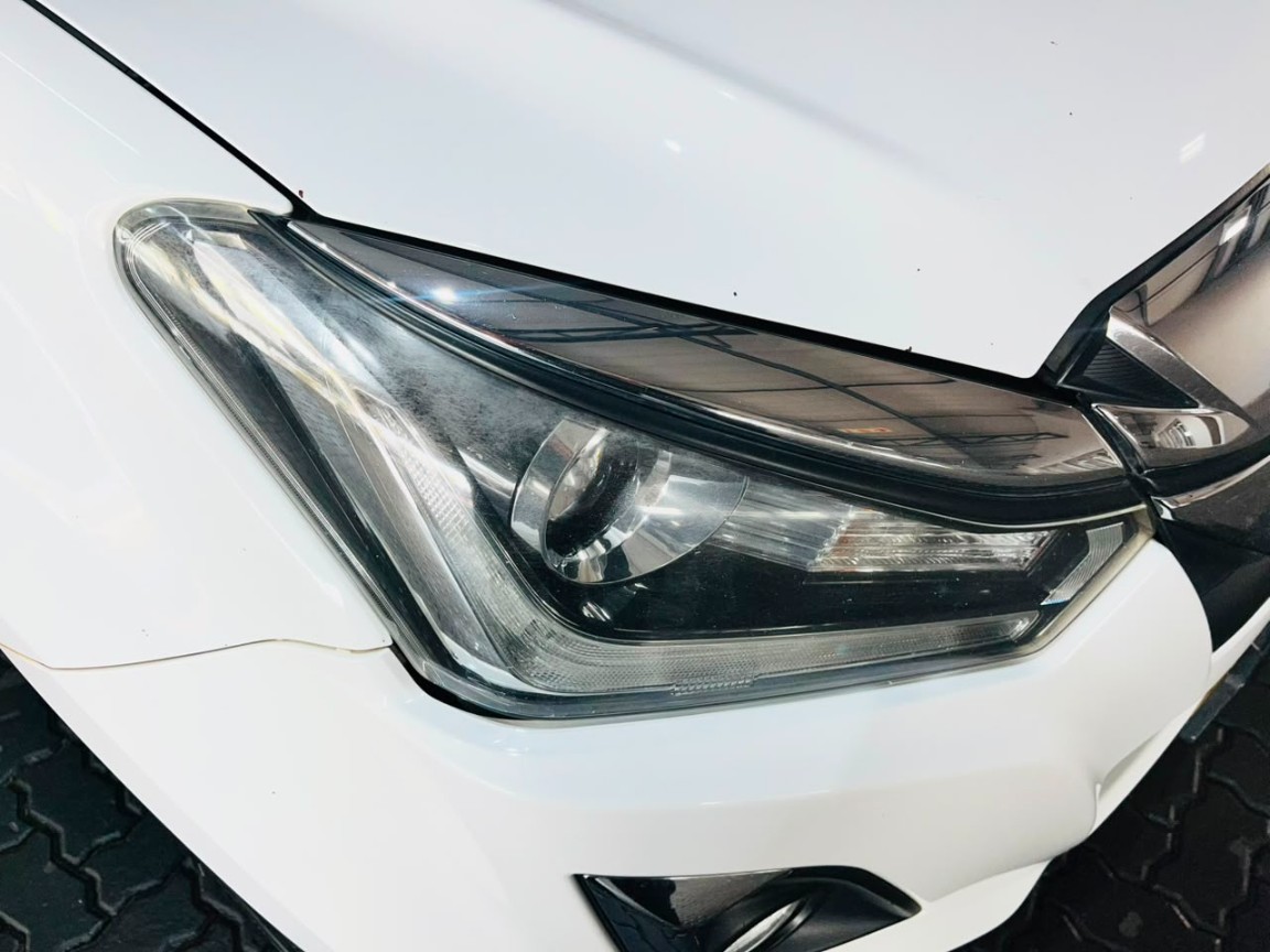 2021 Isuzu D-Max D-MAX 300 LX E/CAB P/U image 3