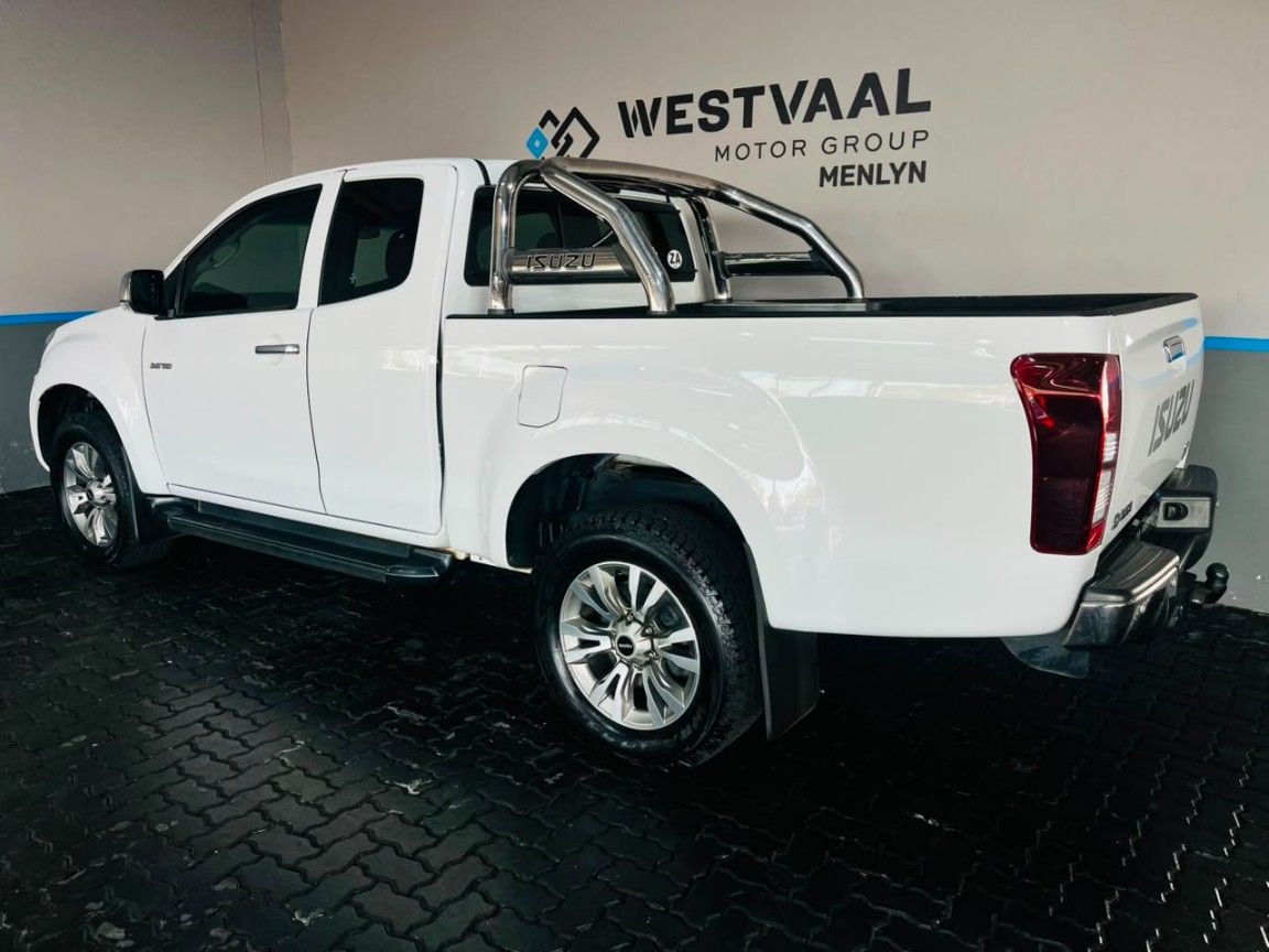 2021 Isuzu D-Max D-MAX 300 LX E/CAB P/U image 5