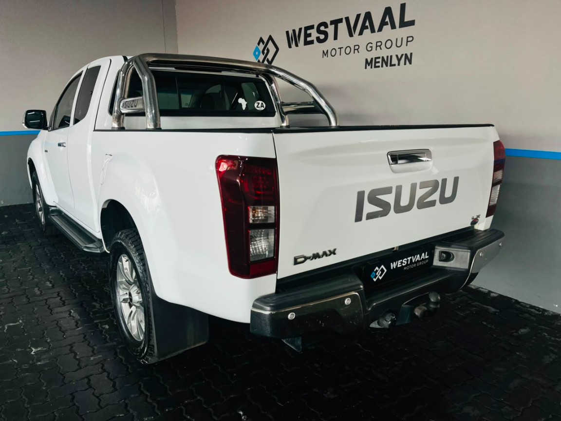 2021 Isuzu D-Max D-MAX 300 LX E/CAB P/U image 6