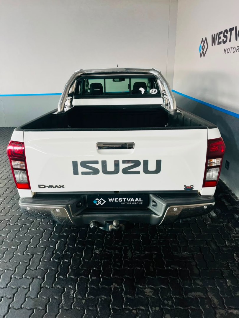 2021 Isuzu D-Max D-MAX 300 LX E/CAB P/U image 8
