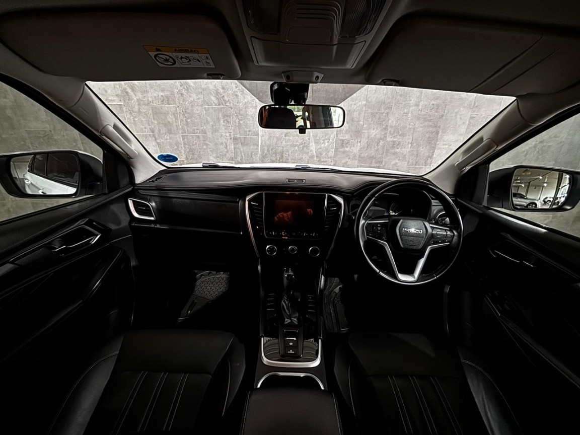2023 Isuzu MU-X MU-X 3.0D LS A/T image 10