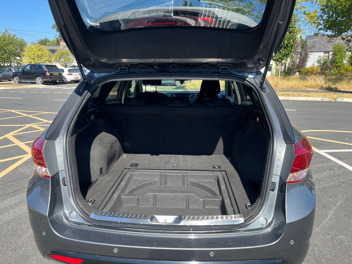 2017 67 HYUNDAI I40