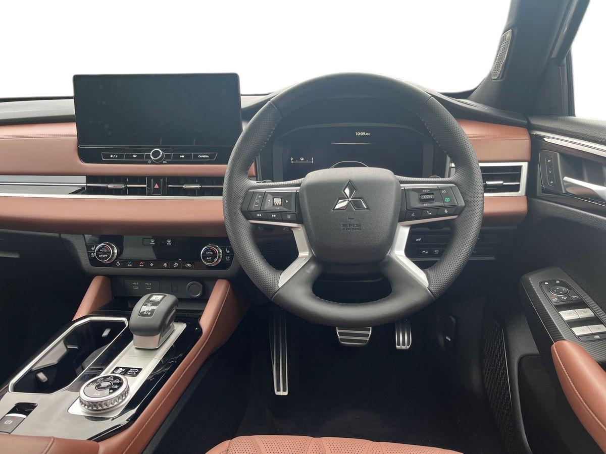 2026 26 MITSUBISHI OUTLANDER