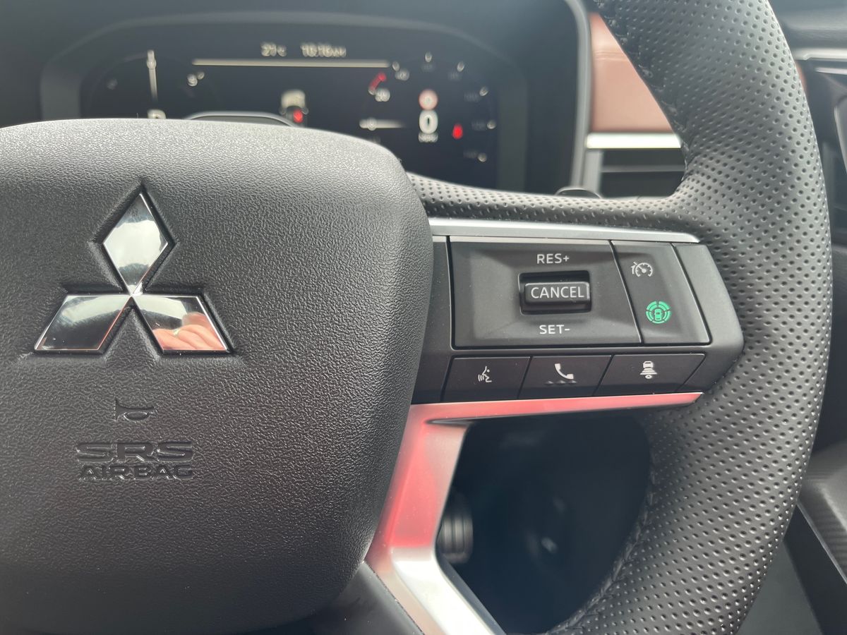2026 26 MITSUBISHI OUTLANDER