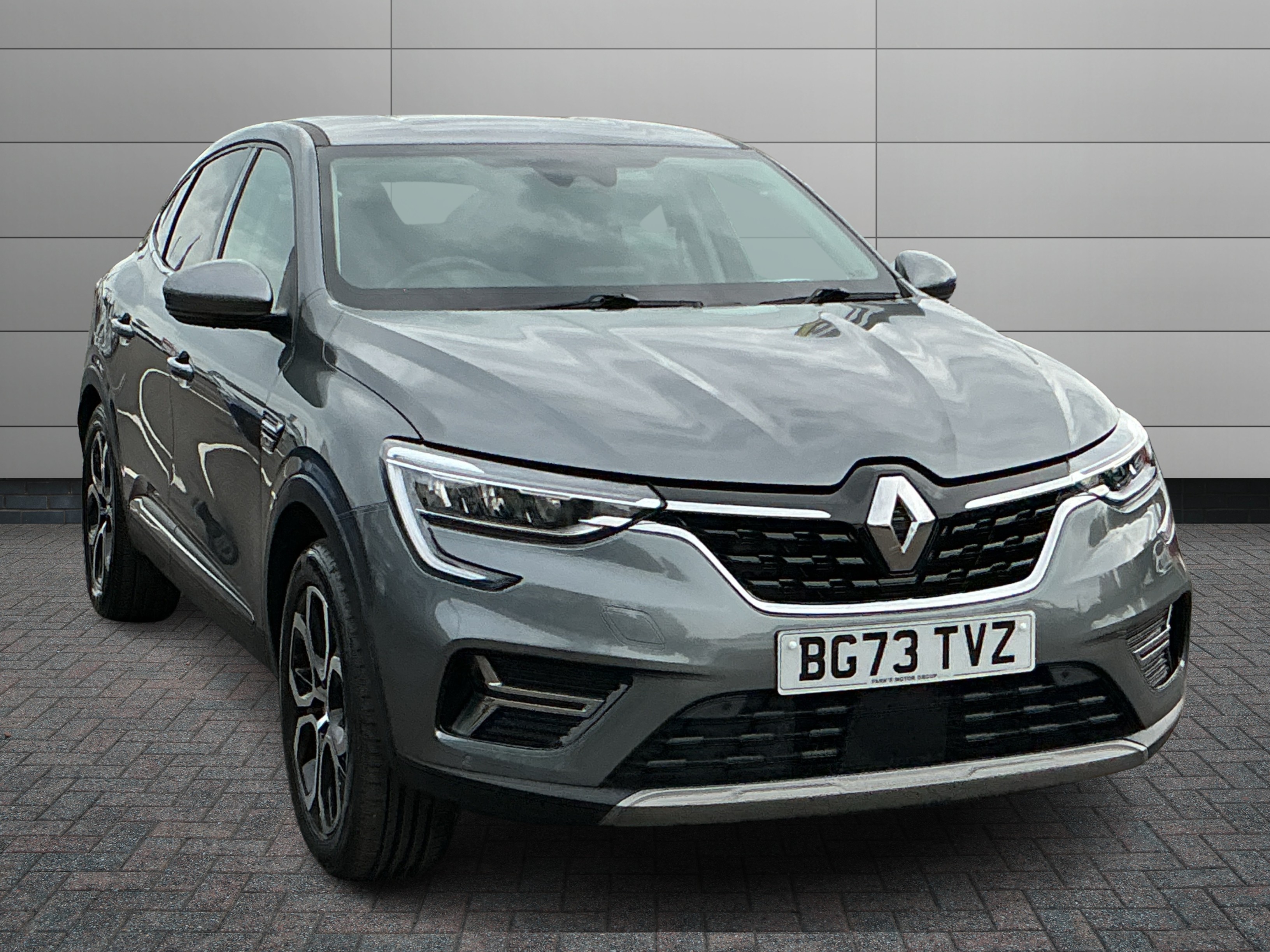 Renault Arkana listing photo