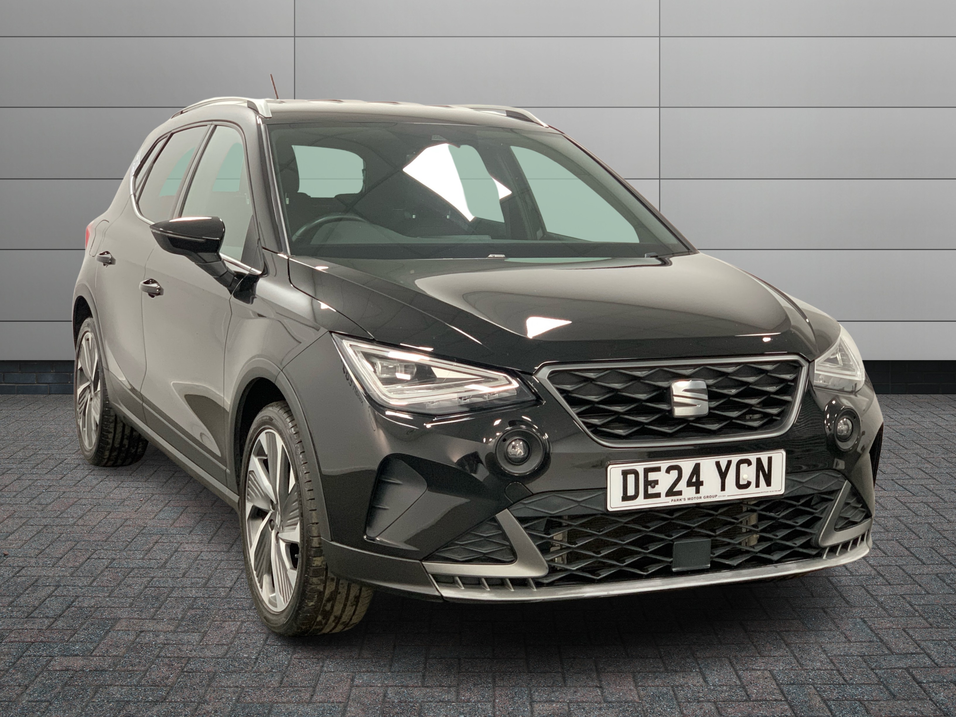 SEAT Arona listing photo