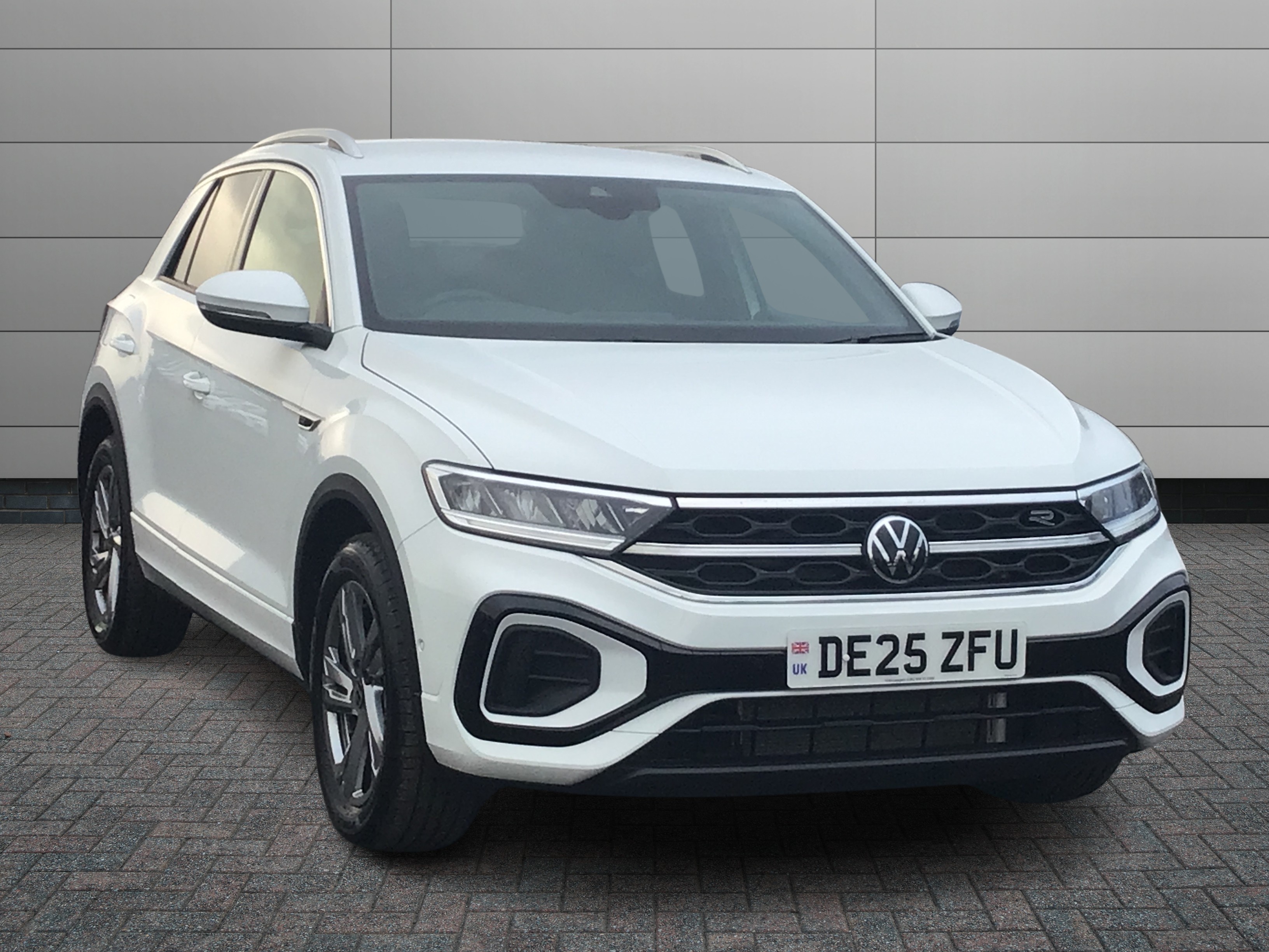 Volkswagen T-Roc listing photo