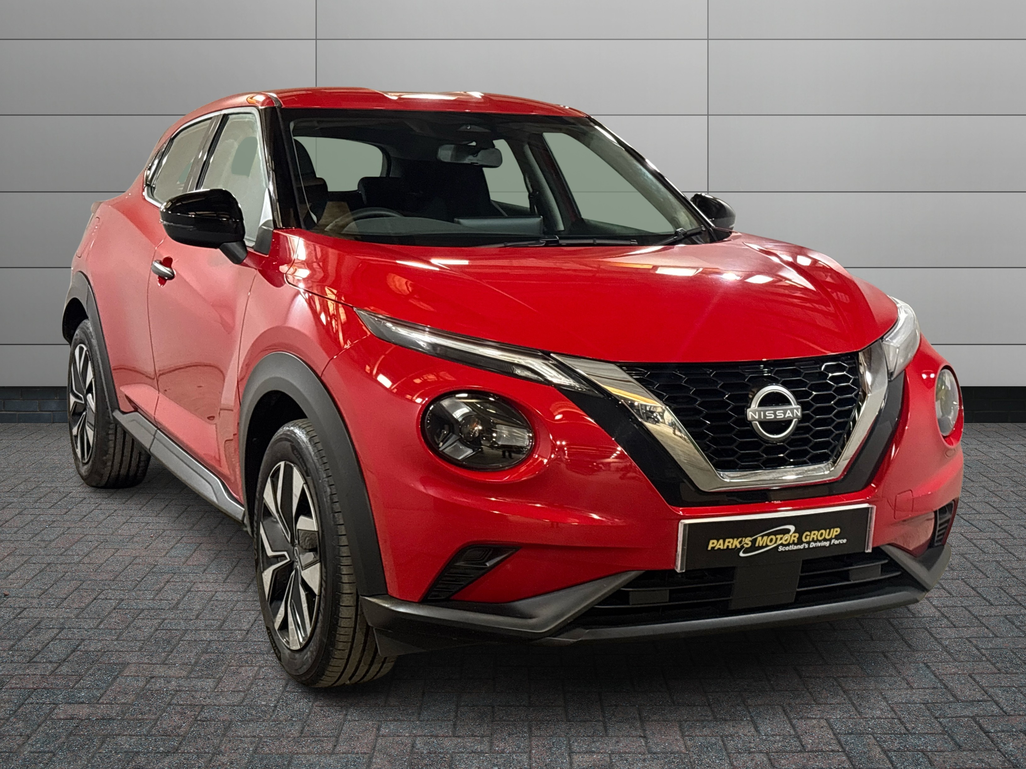 Nissan Juke listing photo