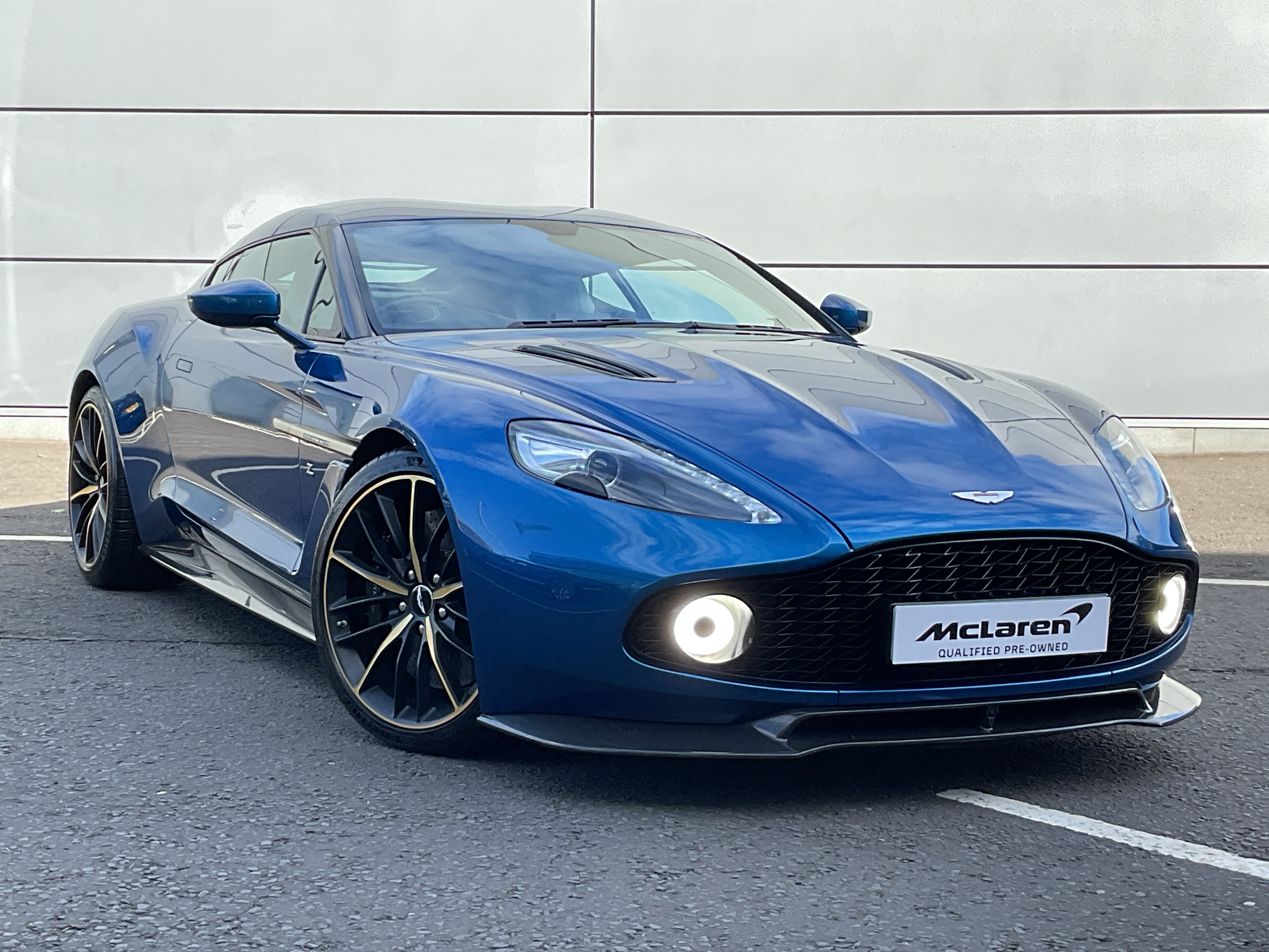 Aston Martin Vanquish
