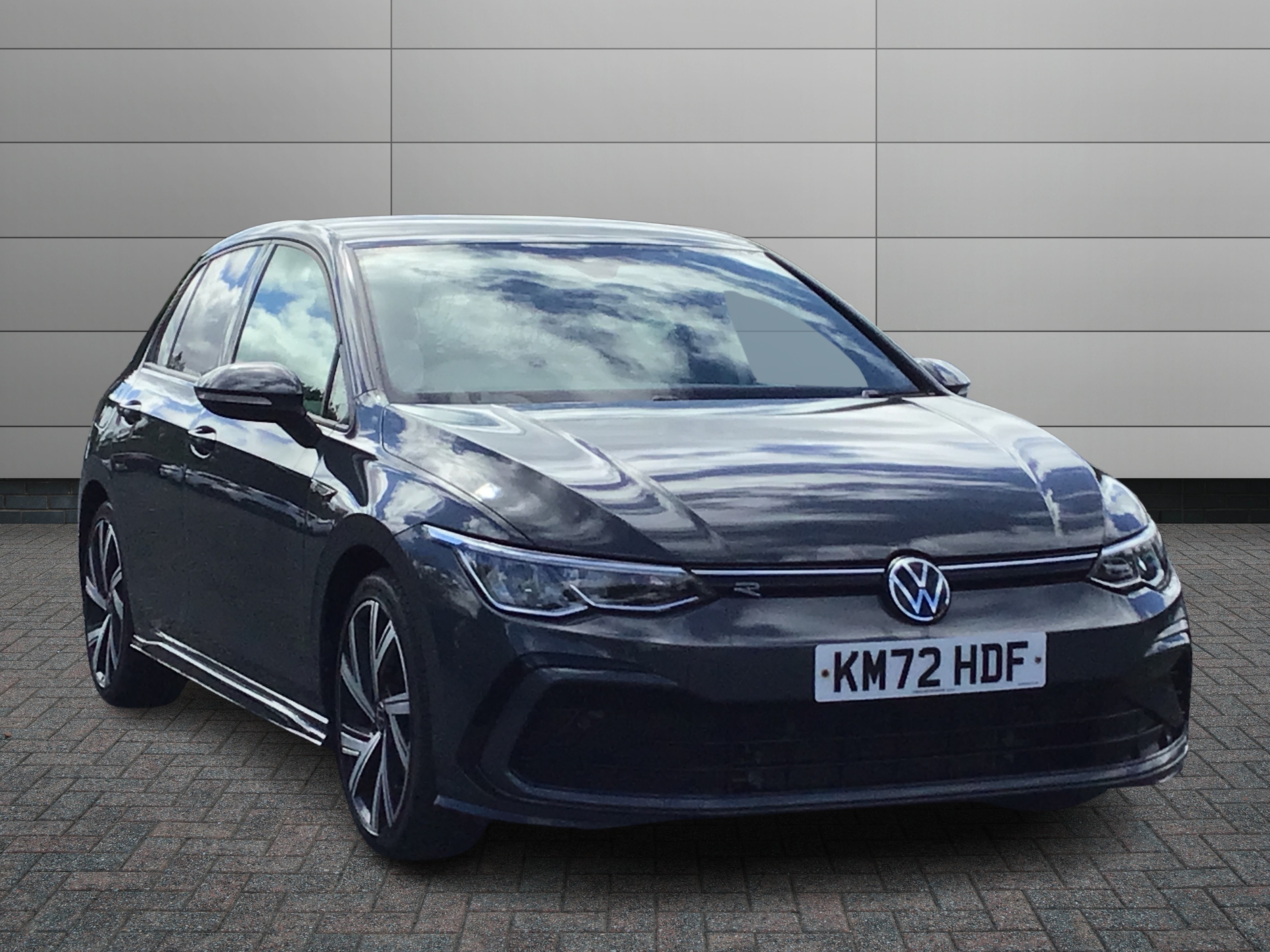 Volkswagen Golf listing photo