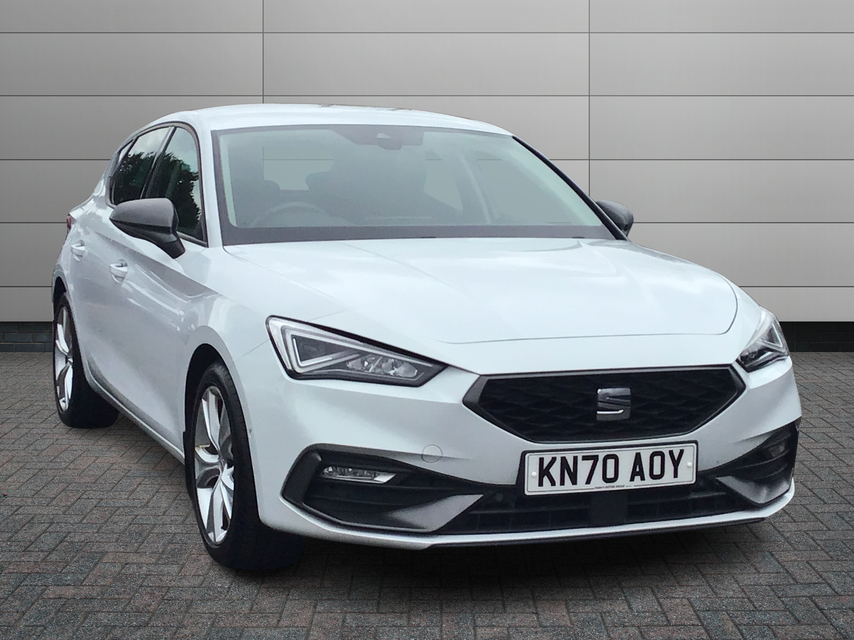 SEAT Leon listing photo
