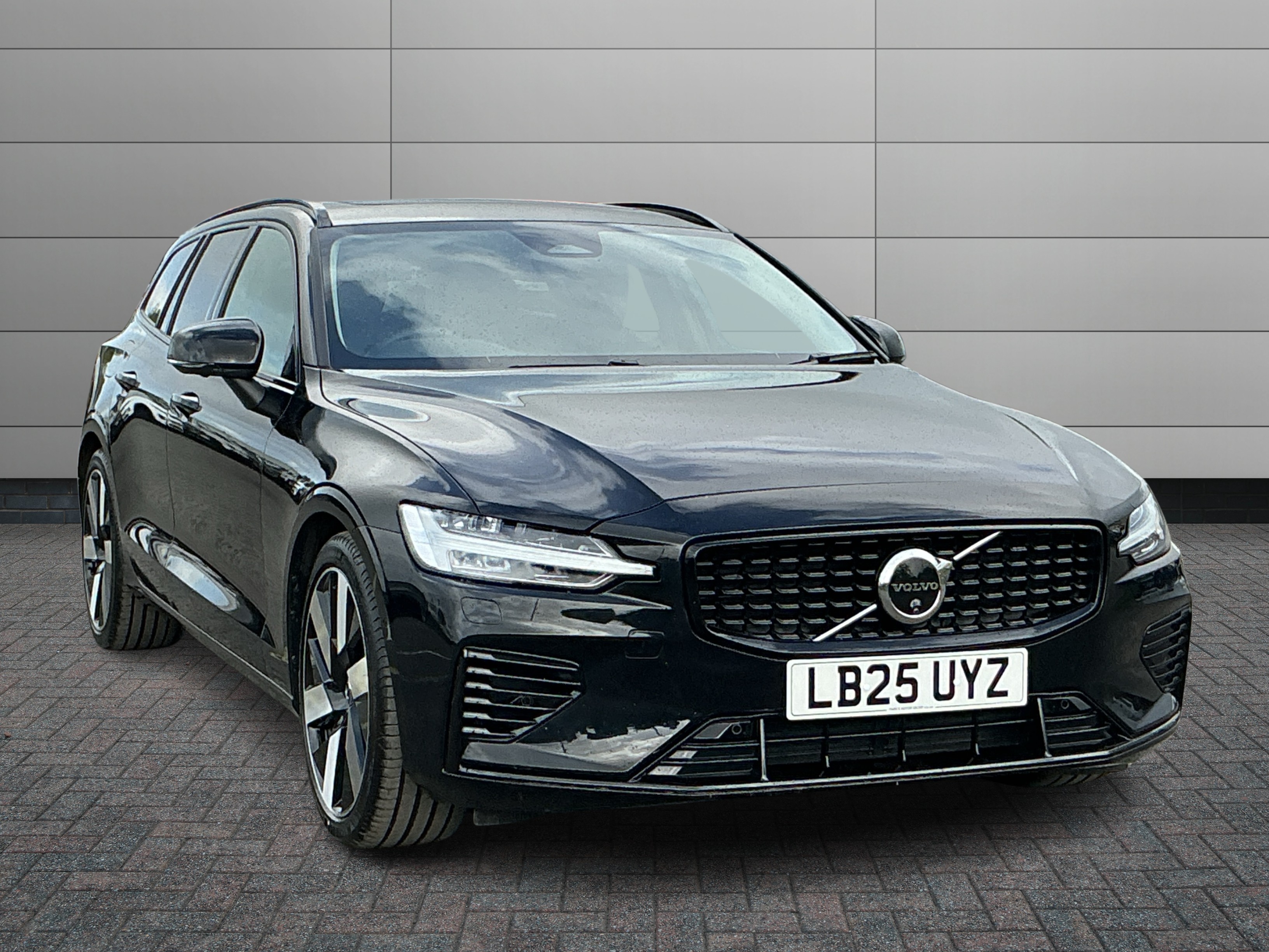 Volvo V60 listing photo