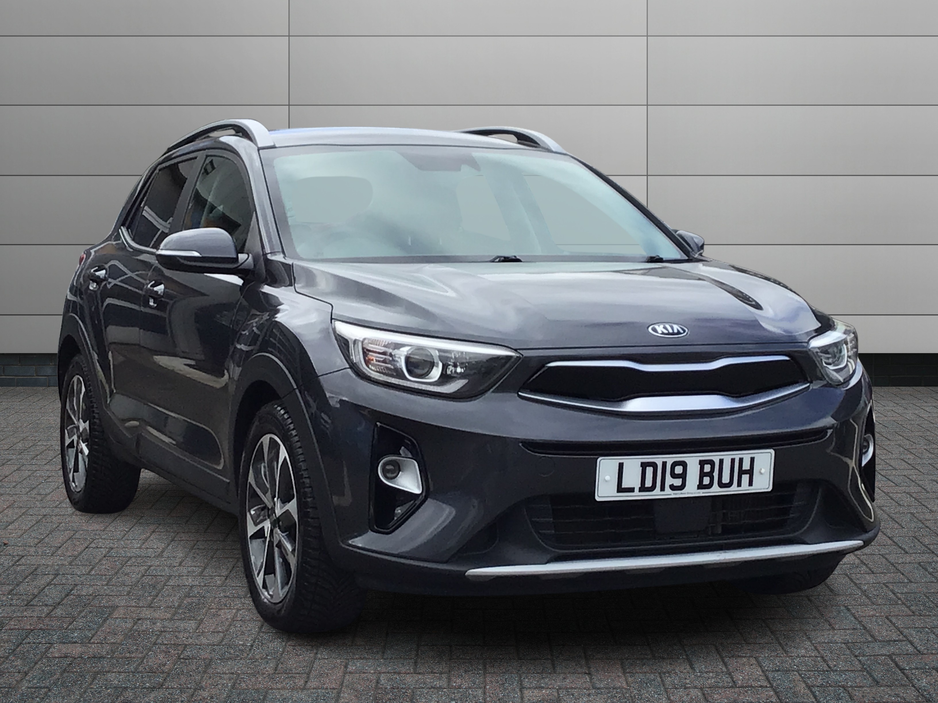 Kia Stonic listing photo