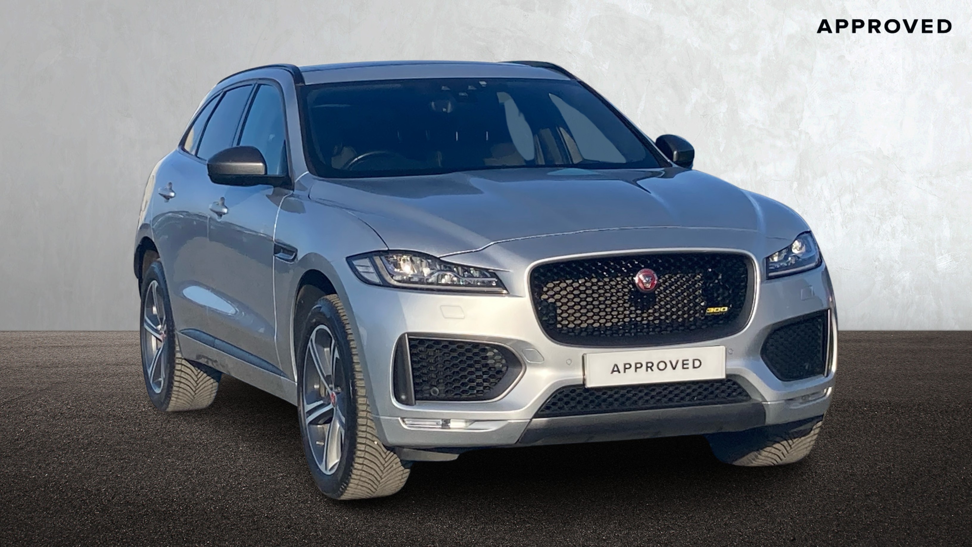 Jaguar F-PACE listing photo