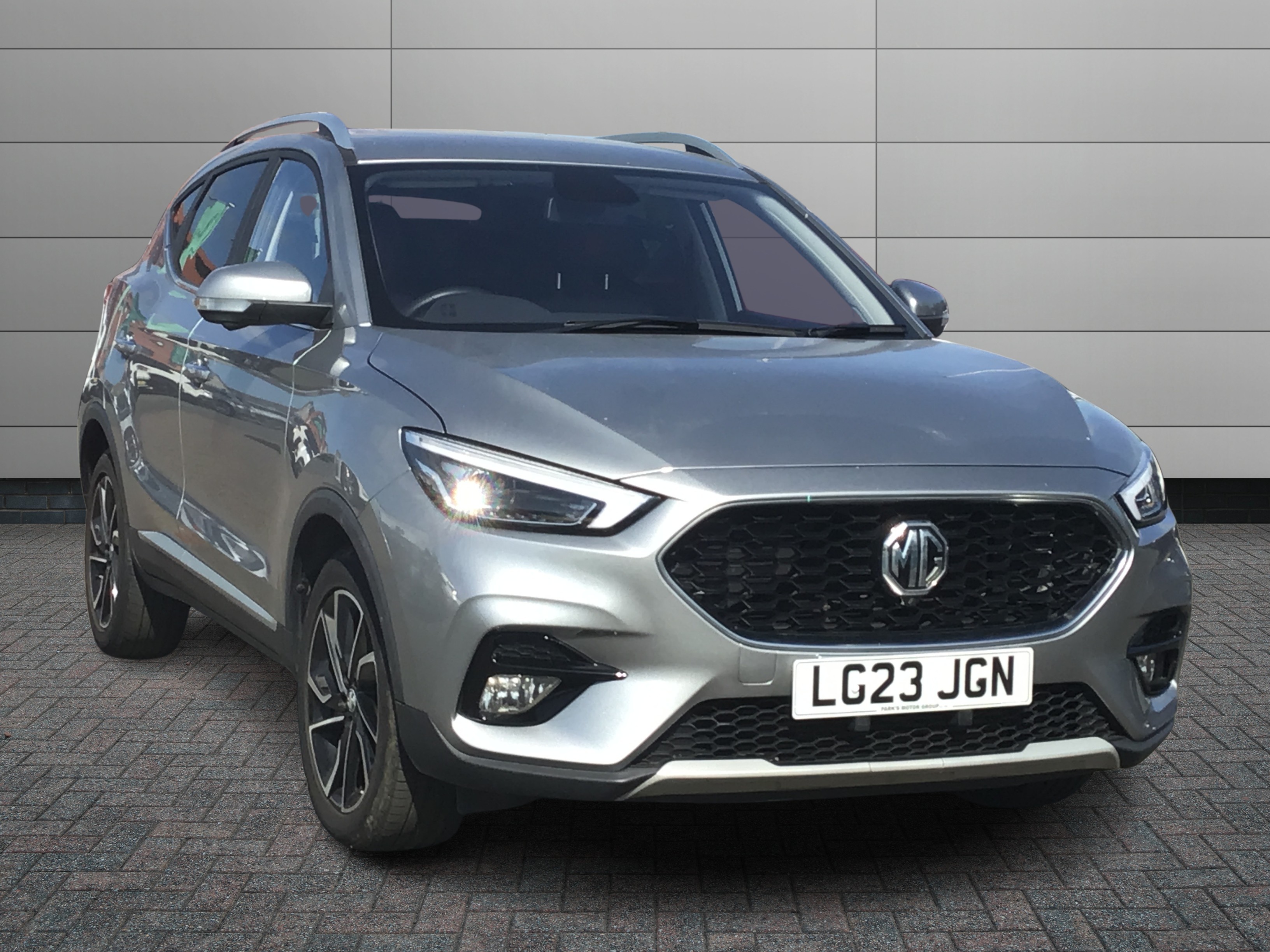 MG ZS listing photo