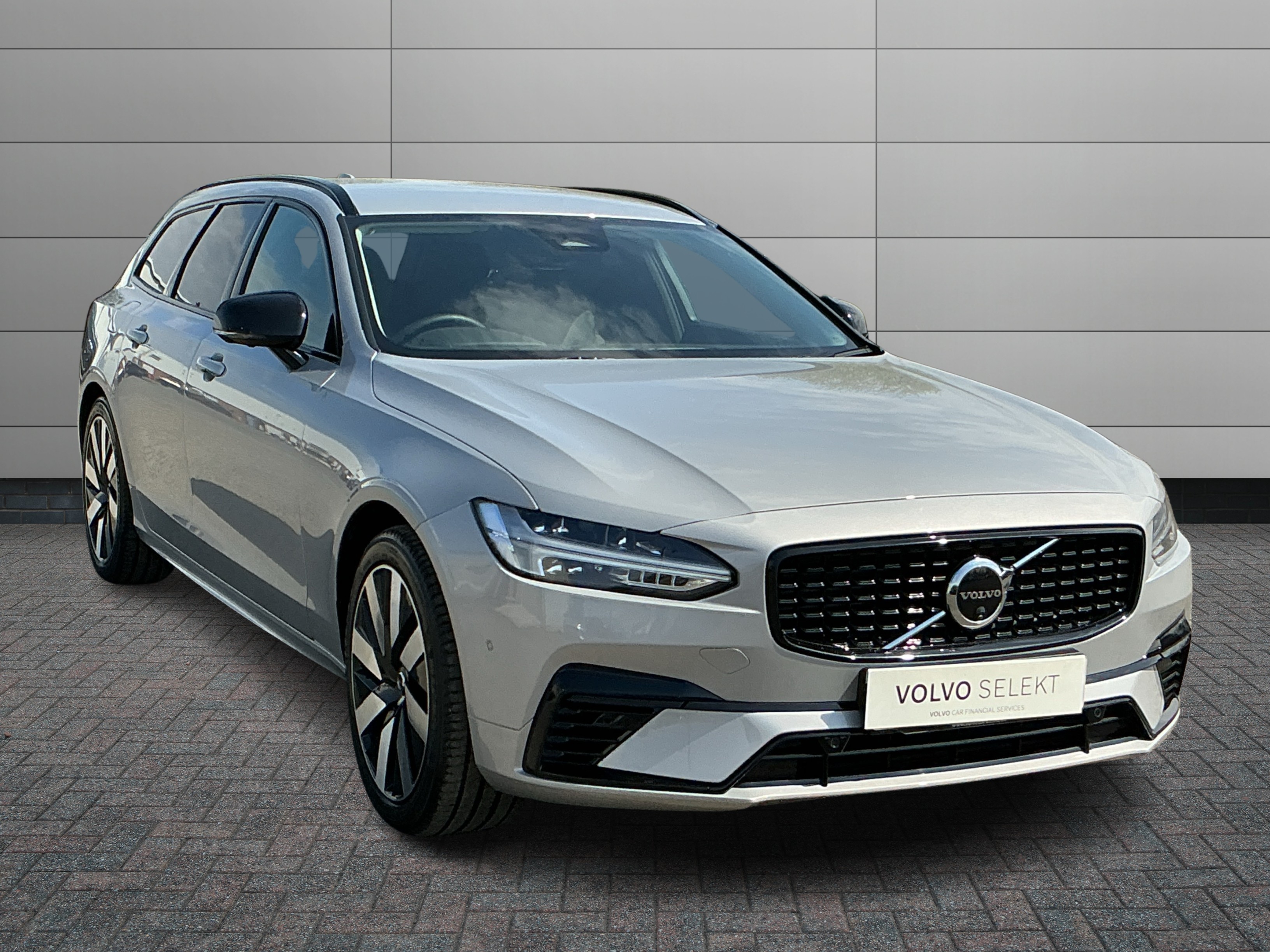 Volvo V90 listing photo